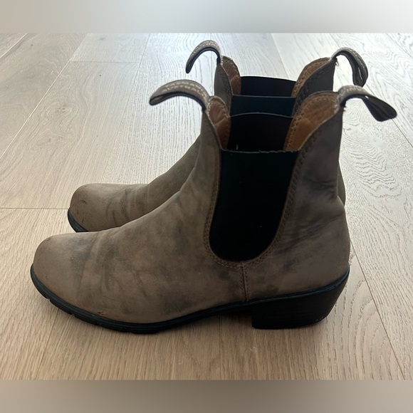 Women’s Blundstone 1677L Heel Series Rustic Brown Boots - Picture 4 of 8